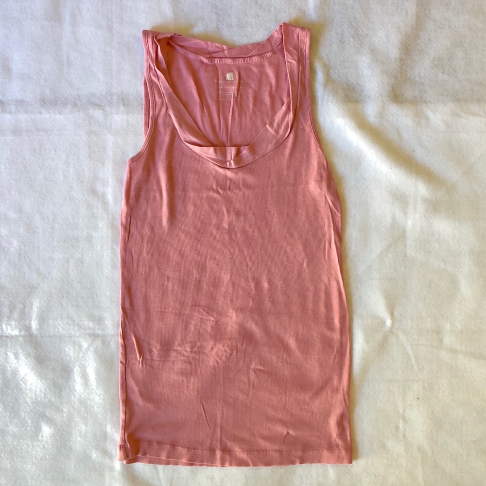 ⭐️ 2/$10⭐️  Banana Republic • Pink Tank